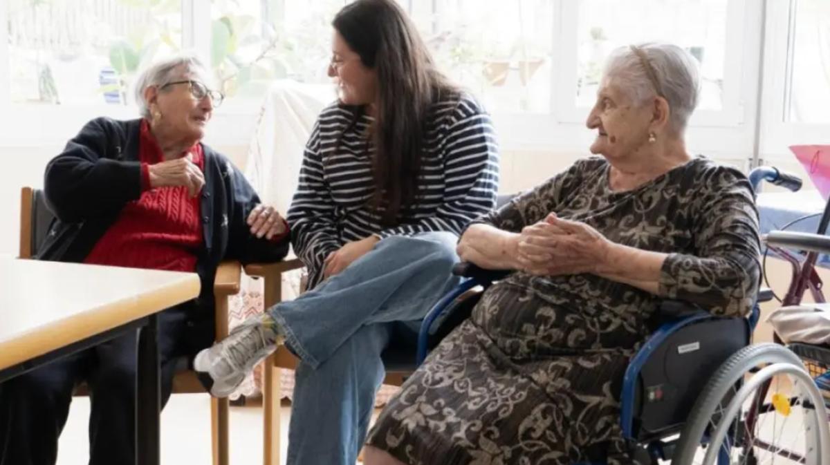 Conversación en residencia de ancianos